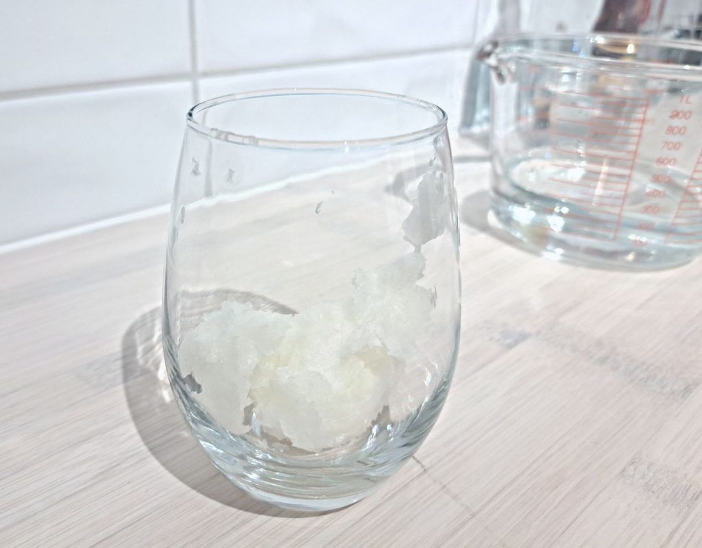 Image of diy distilling fat washing gin with coconut oil